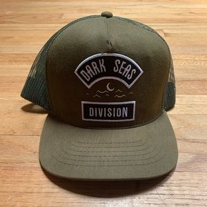 Dark seas trucker hat